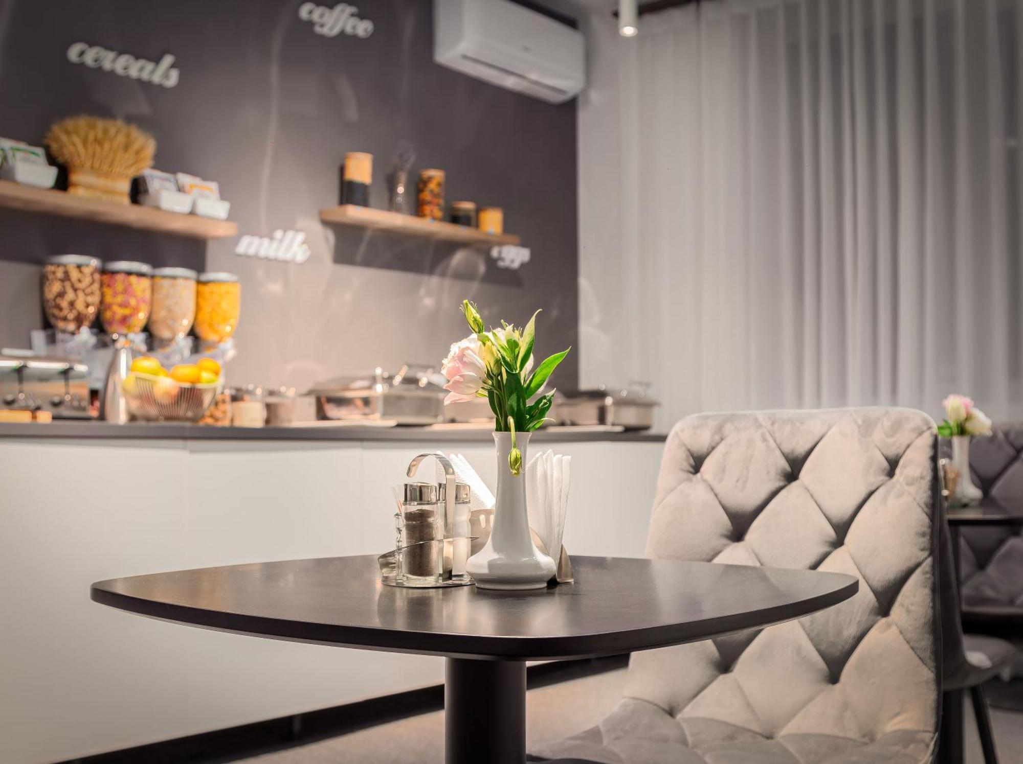 Ta Collection Hotel Κισινάου Εξωτερικό φωτογραφία